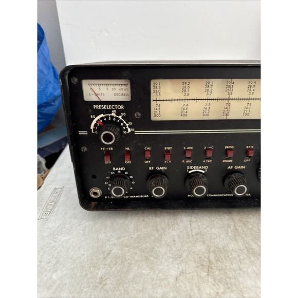 R.L. DRAKE MODEL 2-A COMMUNICATION RECEIVER - Picture 2 of 10